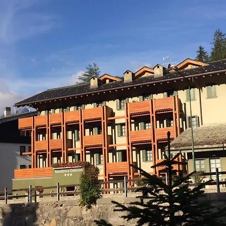 Deborah Apartmanhotel *