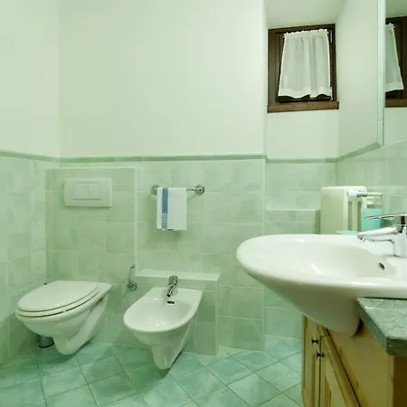 Deborah Apartmanhotel *